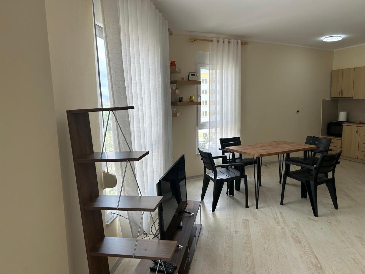 גולם Apartment In Qerret מראה חיצוני תמונה